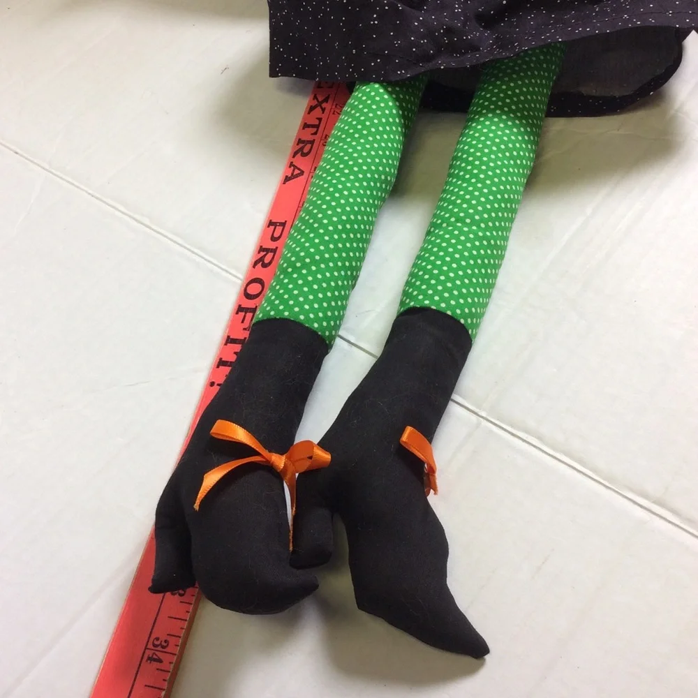 Vintage Witch Halloween BlackDress Cape Hat Shelf sitter